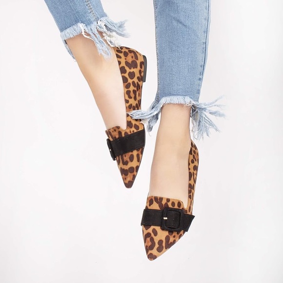 Journee Collection Audrey Buckle Flats Leopard - Picture 2 of 8